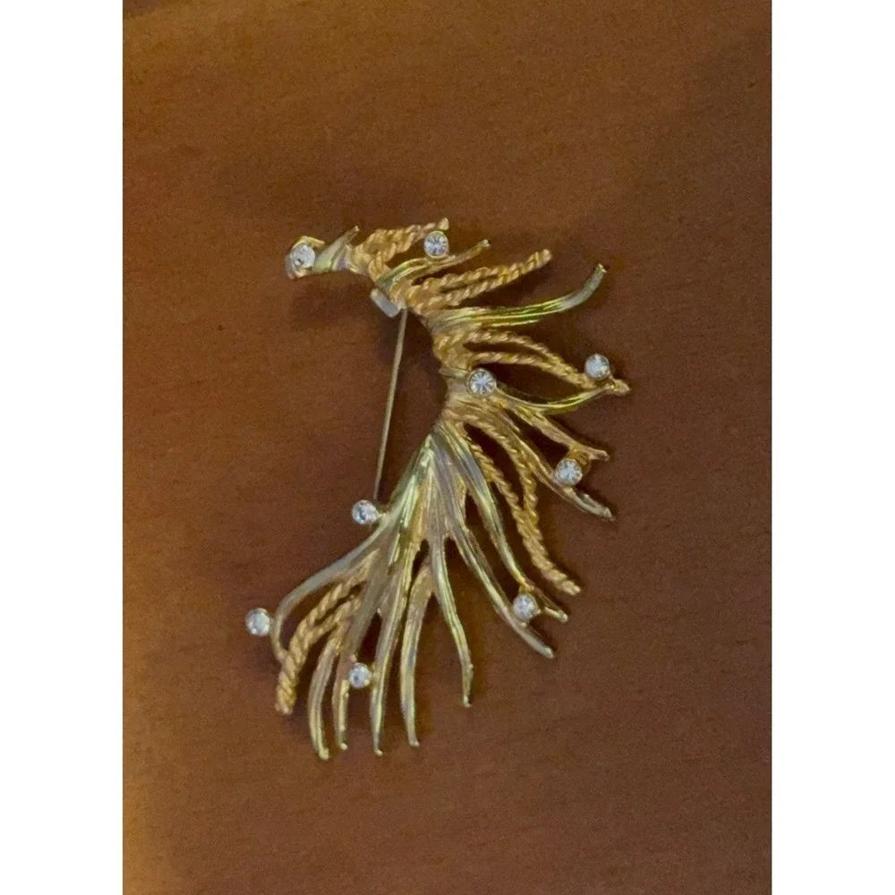 Vintage Unique Gold Tone Plume Spray Brooch Pin Mid Century Costume Jewelry